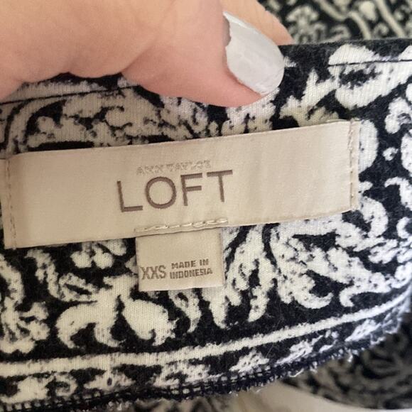 LOFT Black & White Pull On Stretch Skirt, Size XXS - Picture 6 of 7